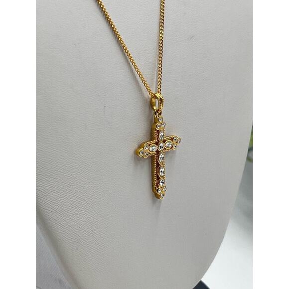 Vintage Camrose & Kross JBK
Jacqueline Kennedy Gold Plated Crystal Cross Pendent - Picture 5 of 16